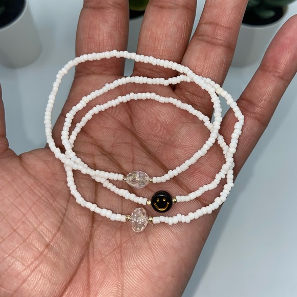 Handmade Trendy Glass Bead Bracelets with Smiley Face - Picture 5 of 7